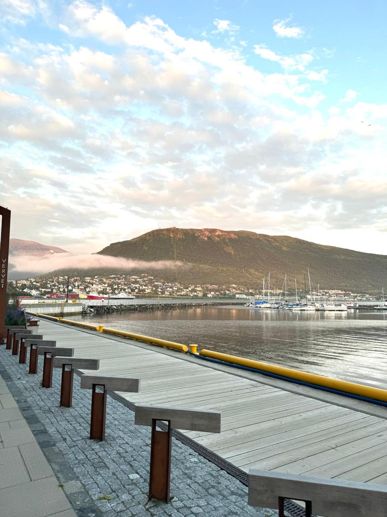 Cosy 2-Rooms Apartment In The City Center Tromso Exterior photo